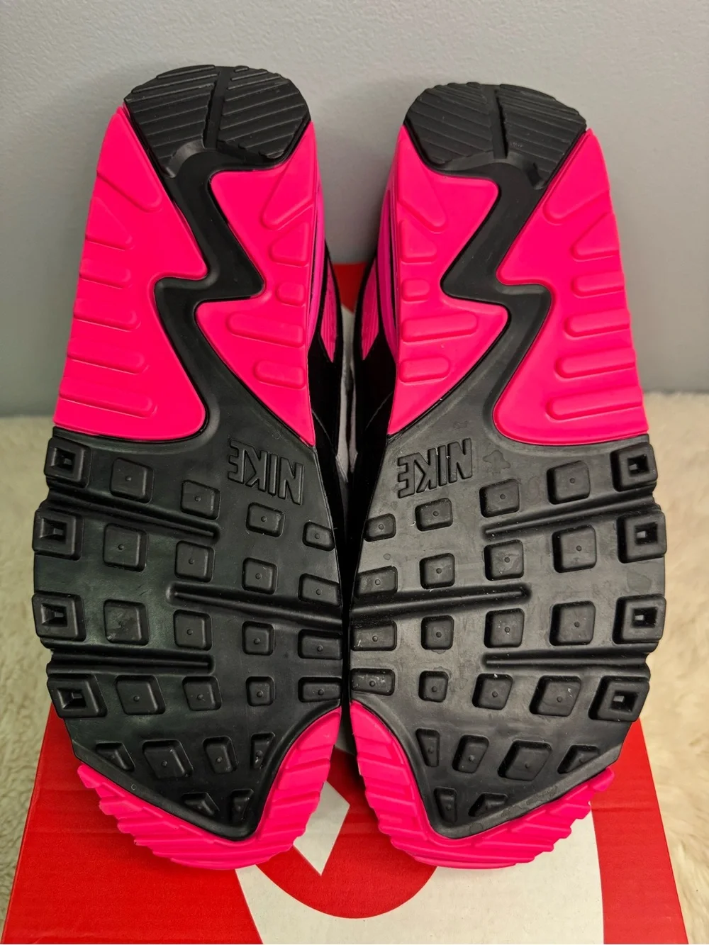 Nike Air Max 90 Black Grey Hyper Pink Colorblock Low Top Sneakers Men/Women